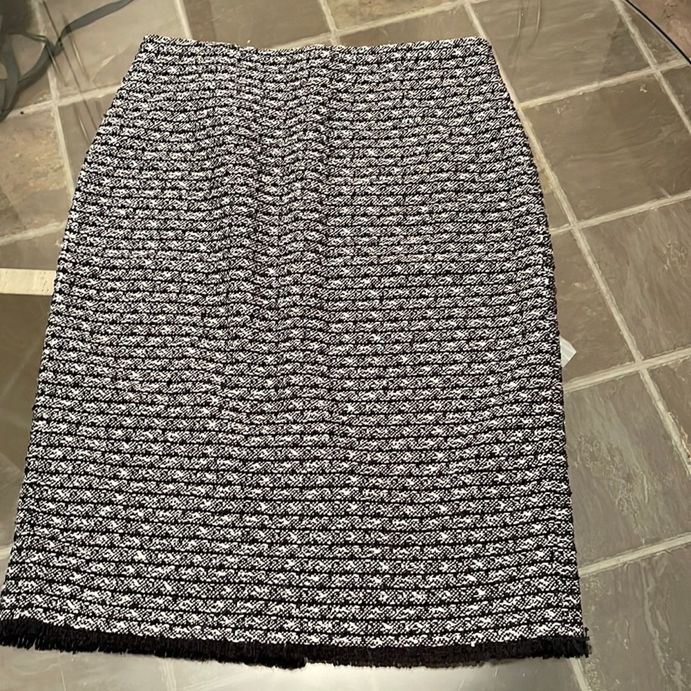 J. Crew, 6, “new classic” tweed pencil with fringe hem, fully lined, EUC.